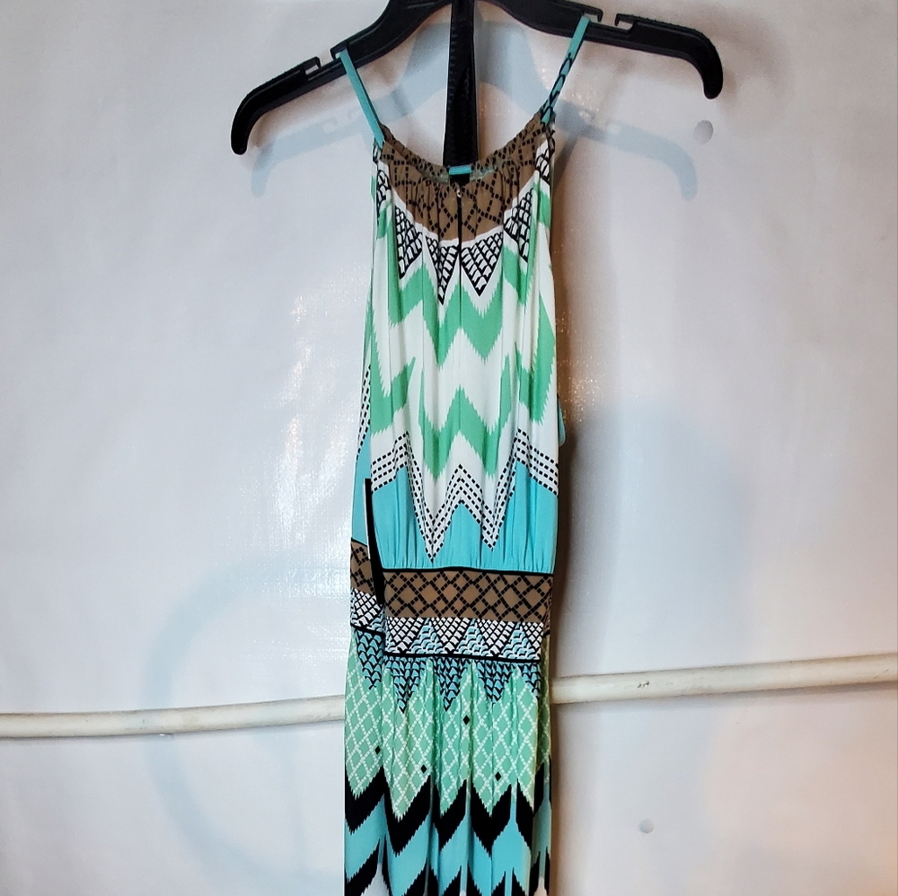 B. Calm full length dress